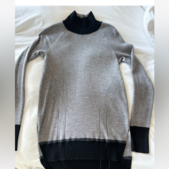 Gently used Rag and Bone merino wool turtleneck sweater  sweater. Size small - Picture 6 of 8